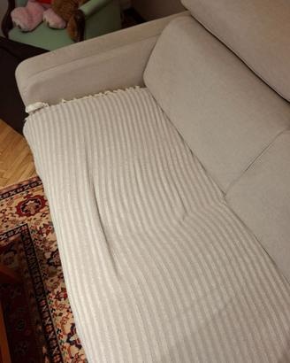 Divano tre posti beige Divani