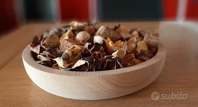 Ciotola in legno decorativa