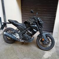 Moto yamaha mt 125