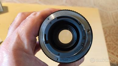 zoom Tokina 35-200 per Yashica/Contax analogiche