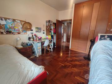 Attico con p.auto riservato e vista mare t.natale