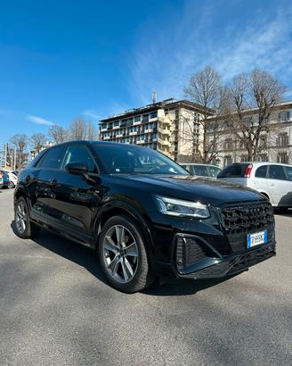 Audi Q2 S line nero sportiva e perfetta