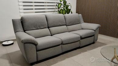 Divano 4 posti 3 sedute  - Poltronesofà