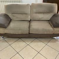 2 Divani Poltronesofà con poggiapiedi