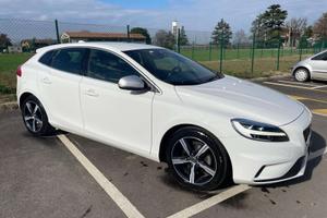 Volvo V40 D2 R-Design 10/2017