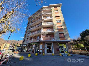 5 LOCALI A MONTOGGIO