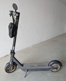 Monopattino elettrico Ninebot G30 MAX + accessori