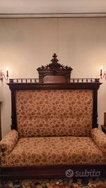 Divano a schienale alto in stile Neorinascimento