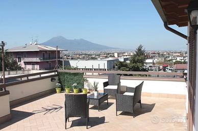 Casa arredata con terrazzo vista vesuvio