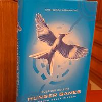 Il canto della rivolta" di Suzanne Collins.