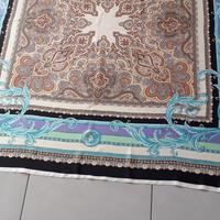 Gran foulard di seta Versace
