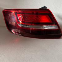 Faro posteriore sx audi a3