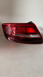 Faro posteriore sx audi a3
