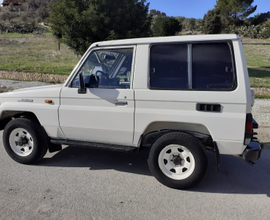 Toyota land cruiser lj 70