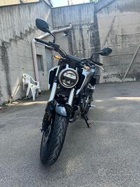 Honda cb 125 r