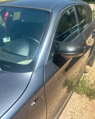 Pezzi BMW 118d  e87 2.0