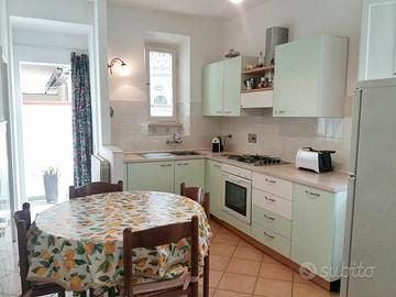 Follonica appartamento in centro p terra 200m mare