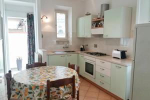 Follonica appartamento in centro p terra 200m mare