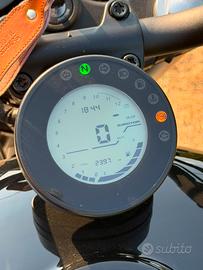 Motociclo QJ SRV 300 del 2025