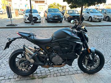 Ducati Monster 937 come nuvoa