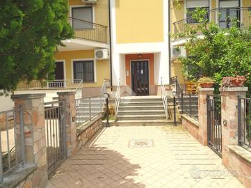 4 LOCALI A CASTROVILLARI