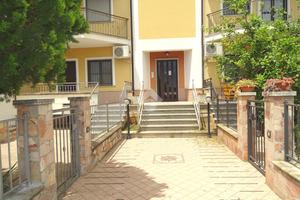 4 LOCALI A CASTROVILLARI