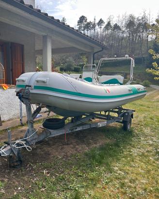 Gommone Alson con carrello