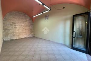 NEGOZIO A ADRARA SAN MARTINO