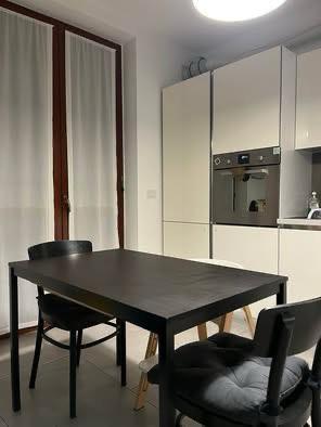 Tavolo Sandberg IKEA nero + Sedie Idolf