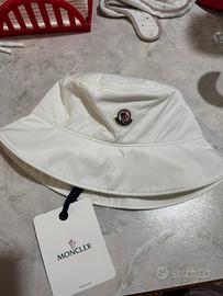 Cappello di Moncler nuovo