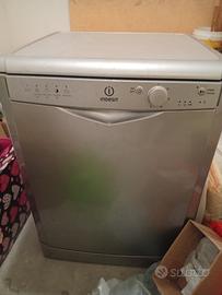 Lavastoviglie Indesit non da  incasso