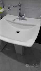Lavabo/ colonna/ e rubinetto