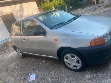 Fiat Punto 3 porte grigia