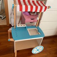 Carrello dei gelati in legno