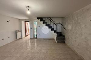 3 LOCALI A NAPOLI