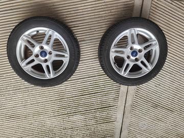cerchio con pneumatico Ford fiesta