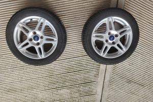 cerchio con pneumatico Ford fiesta