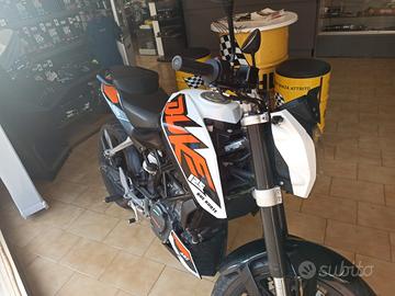 KTM Duke 125