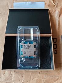 AMD Ryzen 7 9800X3D Tray - Nuovo