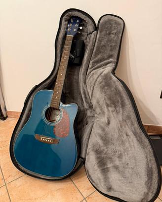 Chitarra acustica amplificabile + custodia