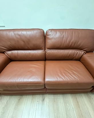 Divano letto in cuoio