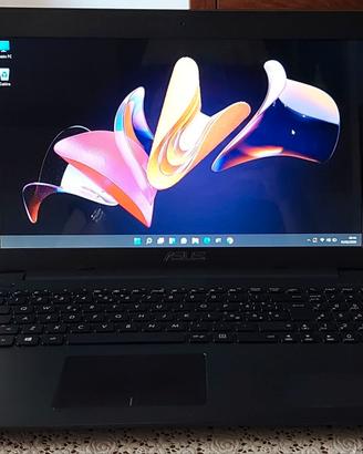 Notebook Asus 15 pollici full hd SSD Windows 11.