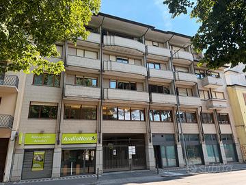 Ampio bicamere con cantina e garage