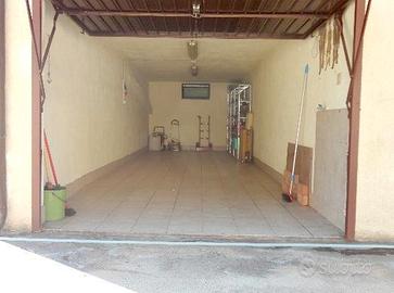 Garage doppio in lunghezza in piccolo fabbricato