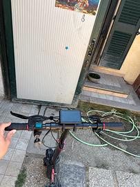 Monopattino elettrico iscooter