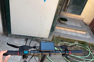 Monopattino elettrico iscooter