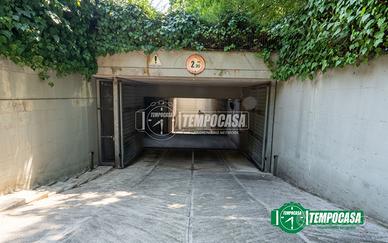 BONOLA - AMPIO BOX SINGOLO CON BASCULANTE MOTORIZZ