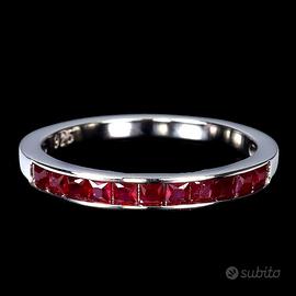 Anello in argento 925 con rubini rosso sangue