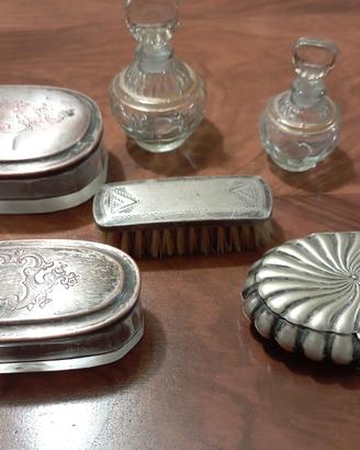 Oggetti d'antiquariato.