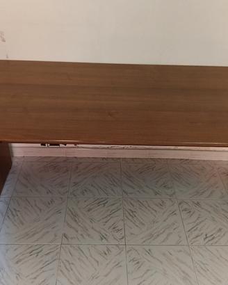 scrivania in legno laminato color noce
